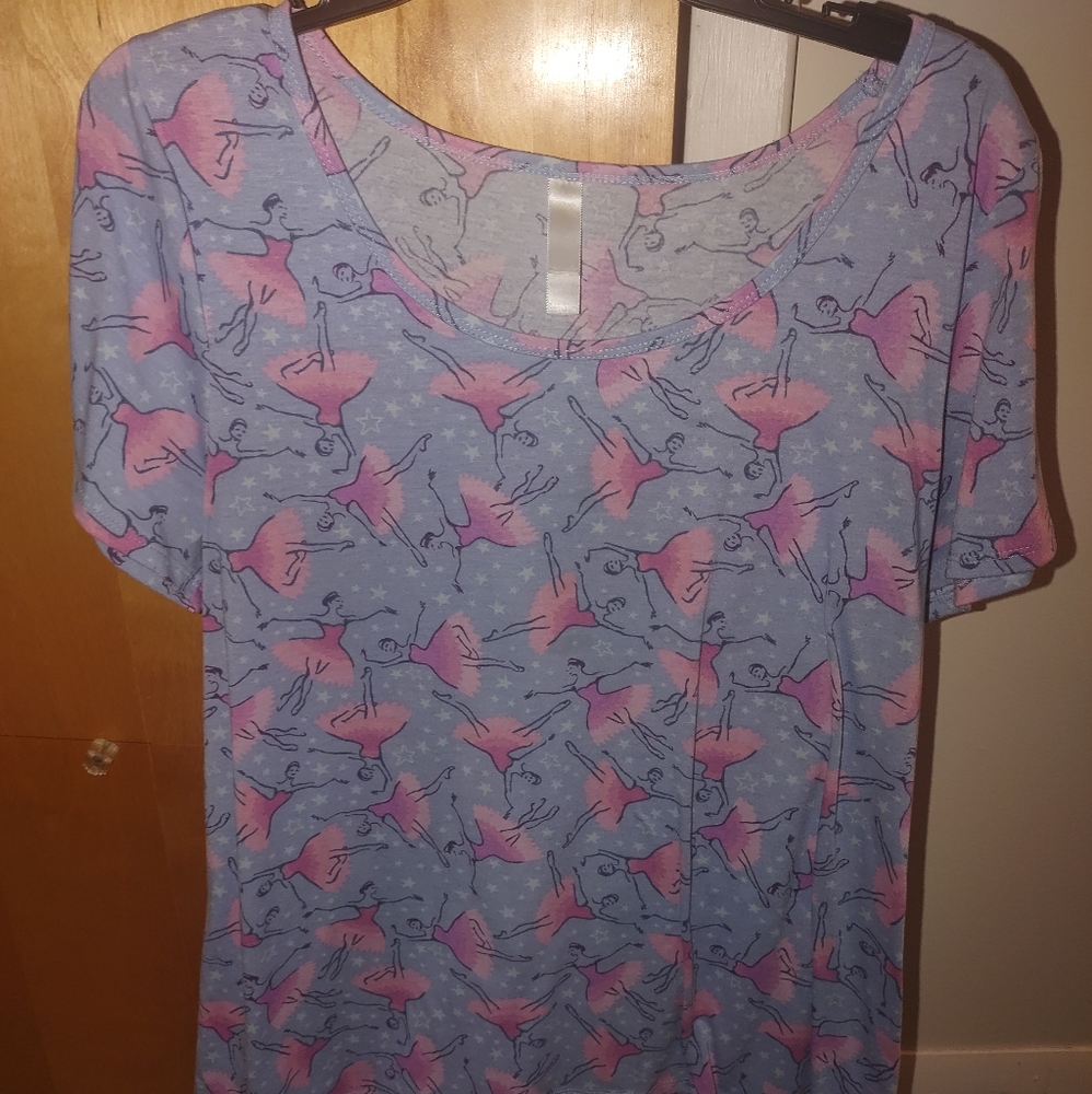 XL Lularoe Ballerina Classic Tee